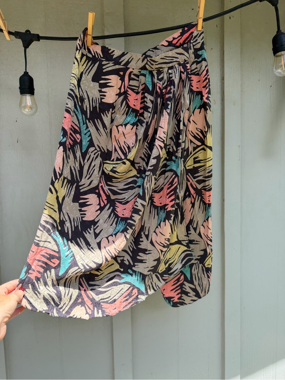 Silk Anne Klein Black Palm-Print Midi Skirt with Multi Pastel Leaves